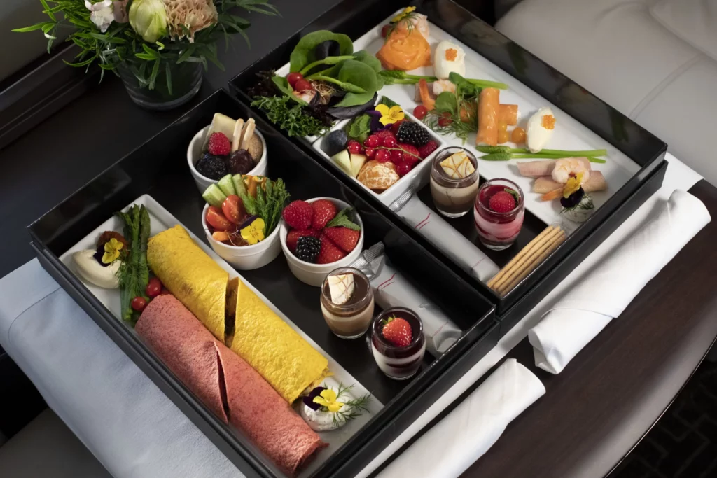 FLYINGGROUP onboard meal box with gourmet dishes